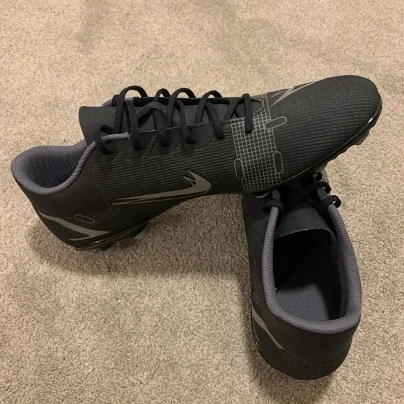 Nike Mercurial Cleats - Picture 2 of 4